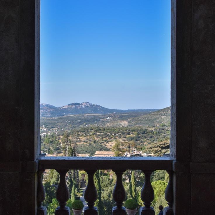 Outdoor terrace seating suitable for families in Rome